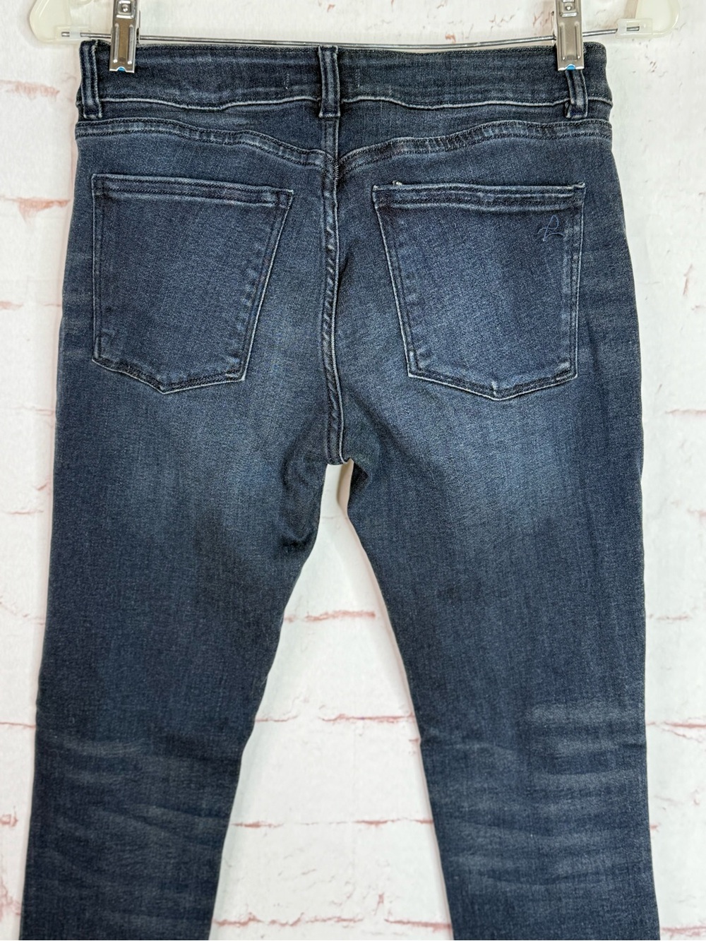 DL1961 Florence Sz 26 Mid Rise Instasculpt Skinny Dark Wash Blue Jeans 26” Waist - Picture 13 of 16